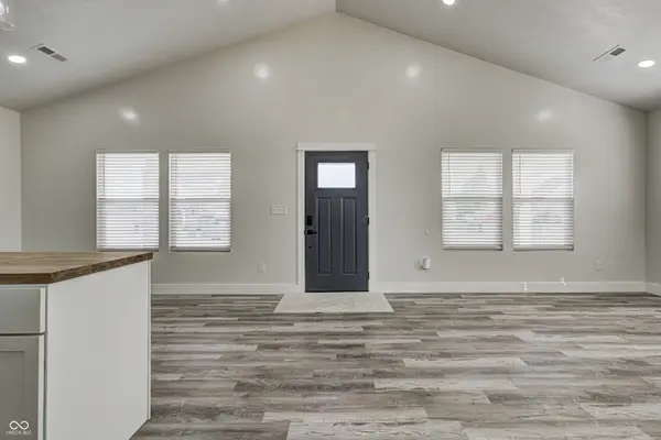 105 Sunburst CIR, Alexandria, IN 46001