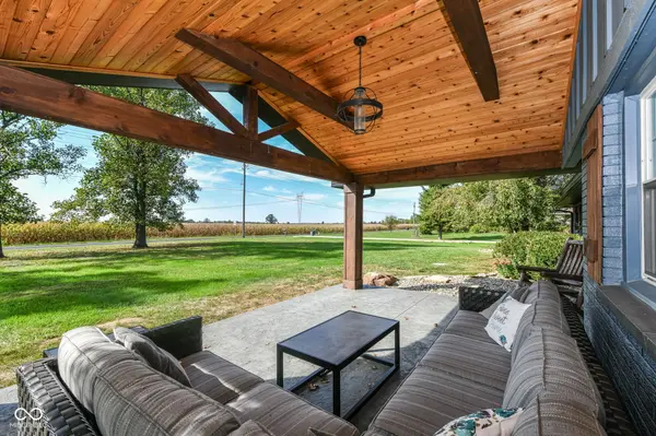 6804 W Stinemyer RD, New Palestine, IN 46163