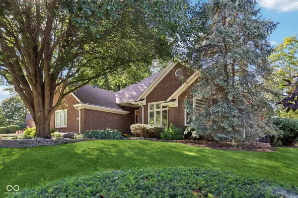 11244 Woods Bay LN, Indianapolis, IN 46236