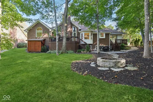 11244 Woods Bay LN, Indianapolis, IN 46236