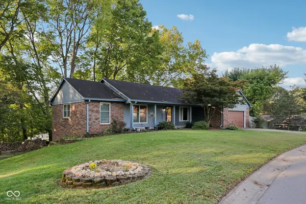 3975 Creekwood DR, Greenwood, IN 46142