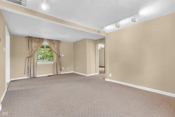8167 N Sugar Creek Myrtle LN, Fairland, IN 46126
