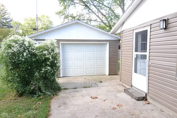 115 N Bittersweet LN, Muncie, IN 47304