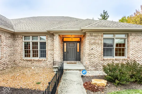 6562 English Oak LN, Avon, IN 46123
