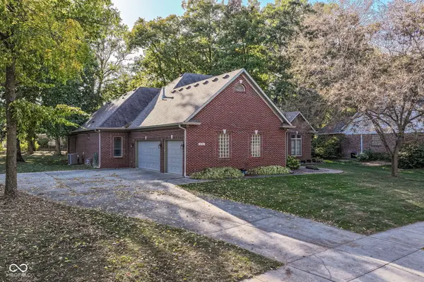 5276 Oakbrook DR, Plainfield, IN 46168