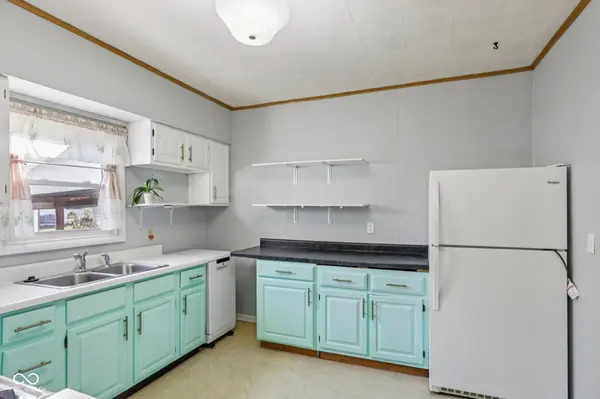 107 E College ST, Bainbridge, IN 46105