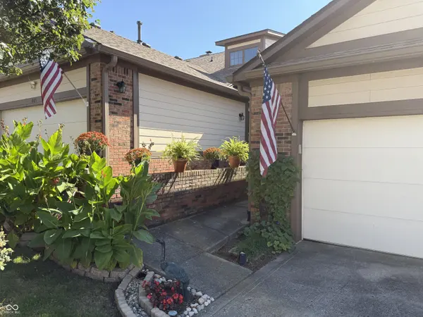 657 Cielo Vista DR, Greenwood, IN 46143