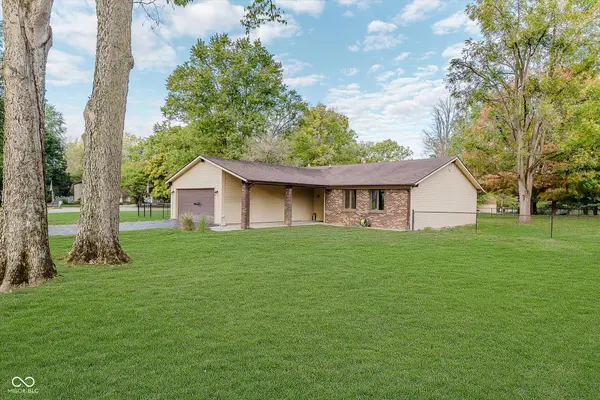 2404 Postmaster LN, Greenfield, IN 46140
