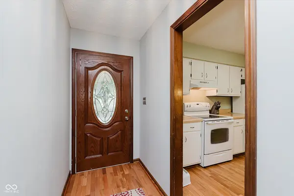 2404 Postmaster LN, Greenfield, IN 46140