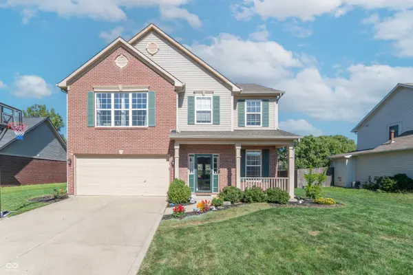 1030 Fountain Grass DR, Greenwood, IN 46143