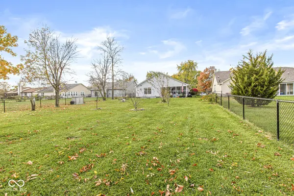 1555 Warren Lake CT, Indianapolis, IN 46229