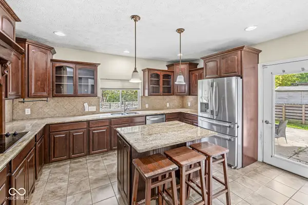 1263 Birchwood WAY, Greenwood, IN 46143