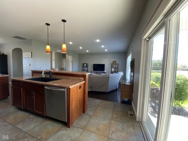 1944 Sophia LN, Seymour, IN 47274