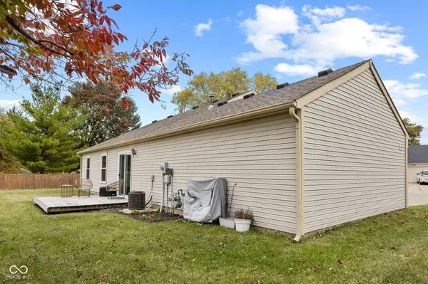 9853 Traditions LN, Noblesville, IN 46060
