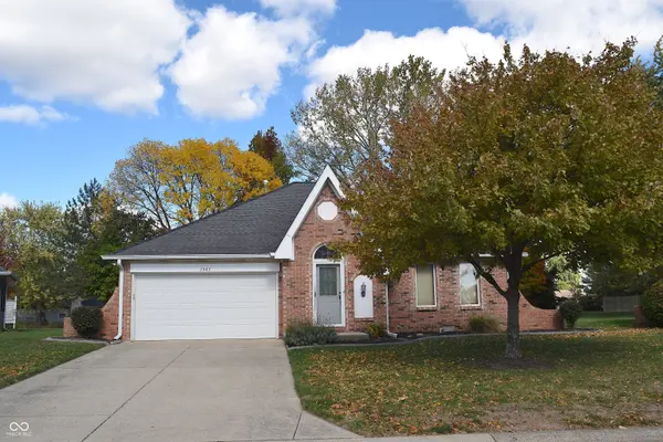 1247 Holiday LN E, Brownsburg, IN 46112