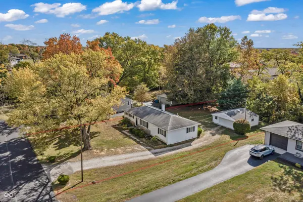 325 Shoshone DR, Carmel, IN 46032