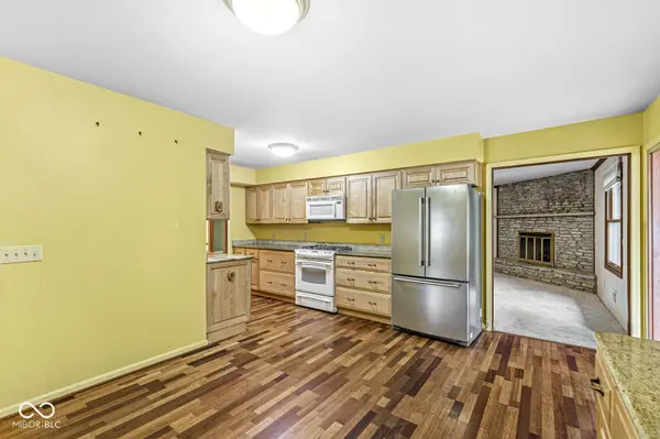 1502 Douglas DR, Carmel, IN 46033