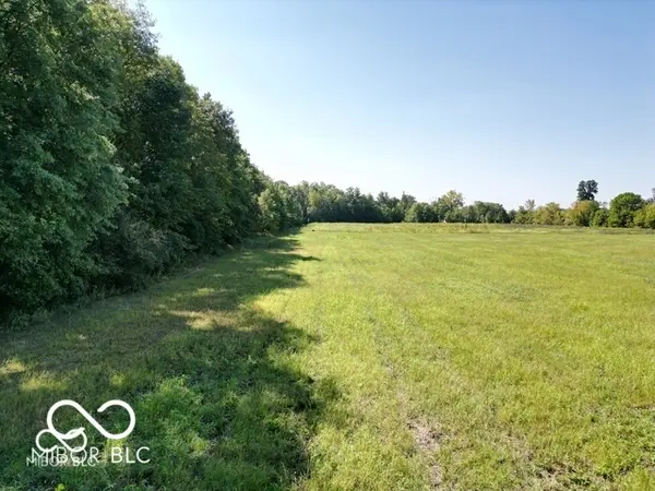 425 S 900 E, Zionsville, IN 46077