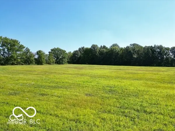425 S 900 E, Zionsville, IN 46077
