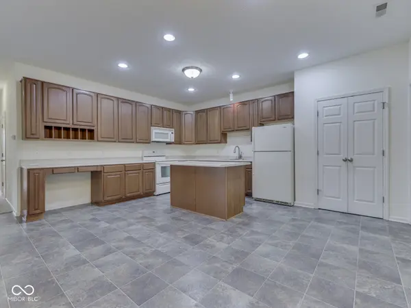 2546 Big Bear LN, Indianapolis, IN 46217