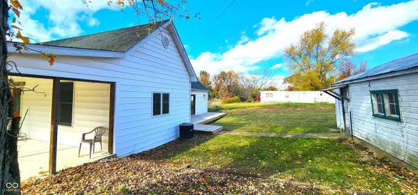 955 E Washington ST, Knightsville, IN 47857