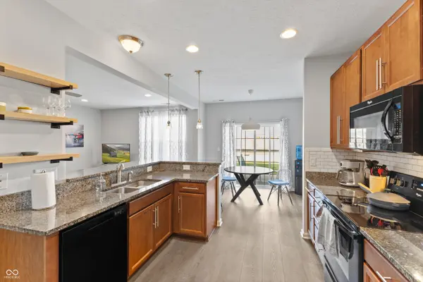 9686 Angelica DR, Noblesville, IN 46060