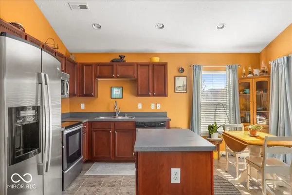 13415 White Granite DR #600, Fishers, IN 46038