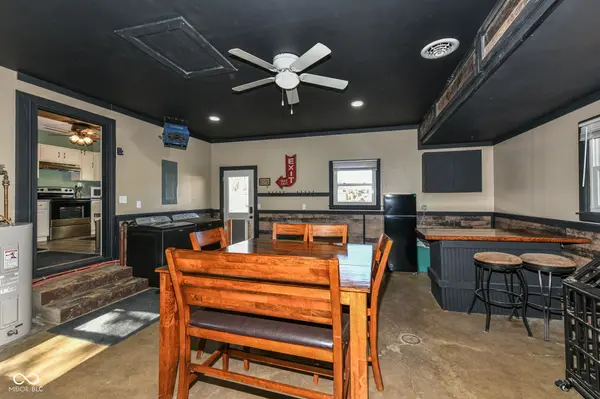 206 Winding DR, Alexandria, IN 46001