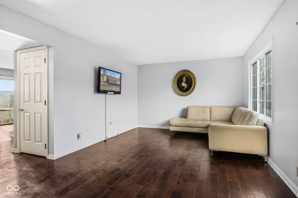 155 Aspen WAY, Carmel, IN 46032