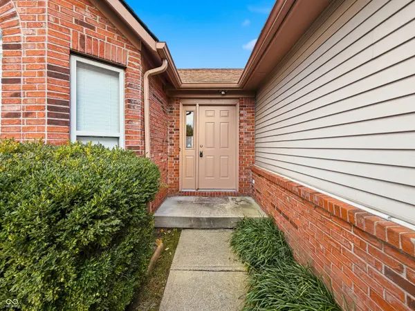 1547 Parkthorne DR, Indianapolis, IN 46229