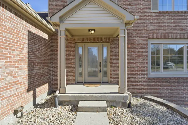 9735 Logan LN, Fishers, IN 46037