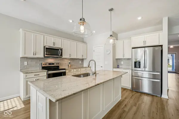 15657 Hush Hickory BND, Westfield, IN 46074