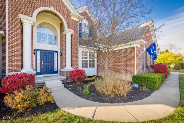 5074 S Cobblestone DR, Zionsville, IN 46077