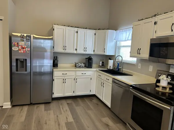 10181 Stillwell DR, Avon, IN 46123