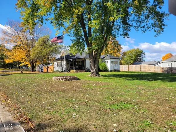 200 N Clay ST, Edinburgh, IN 46124