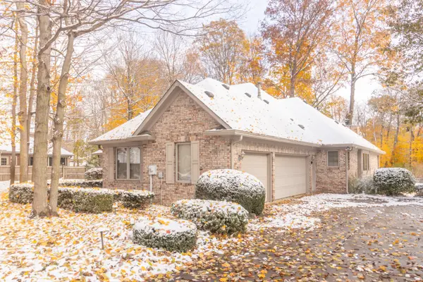 4053 S Village ROW, New Palestine, IN 46163
