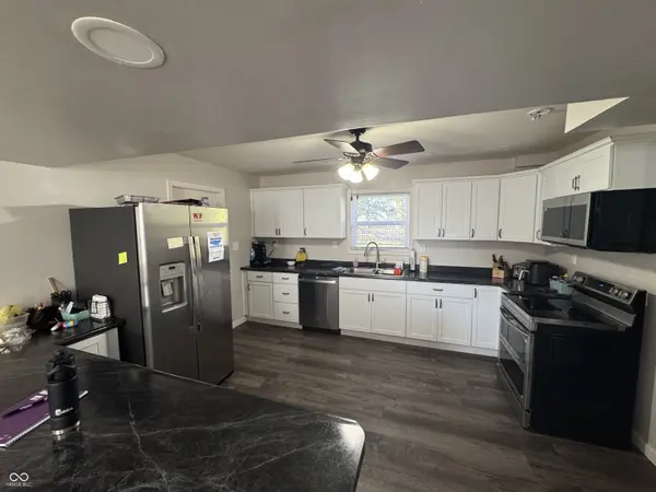 407 Lone Oak DR, Farmland, IN 47340