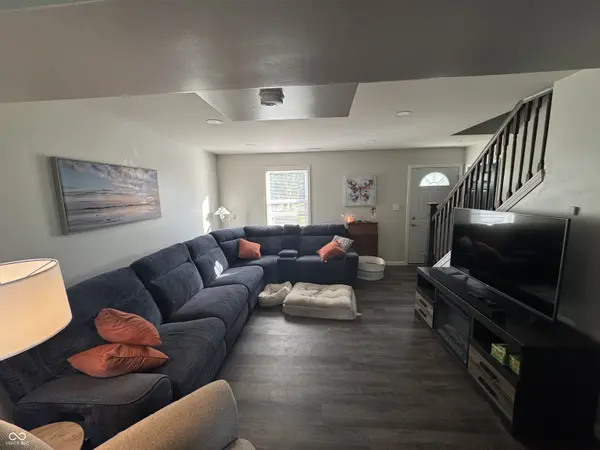 407 Lone Oak DR, Farmland, IN 47340