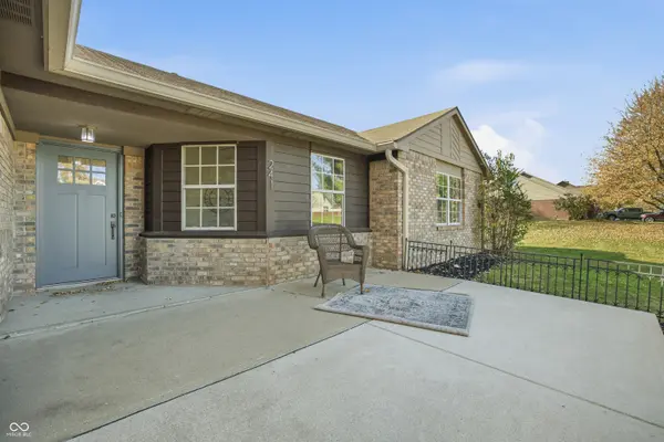 241 Deborah LN, Whiteland, IN 46184