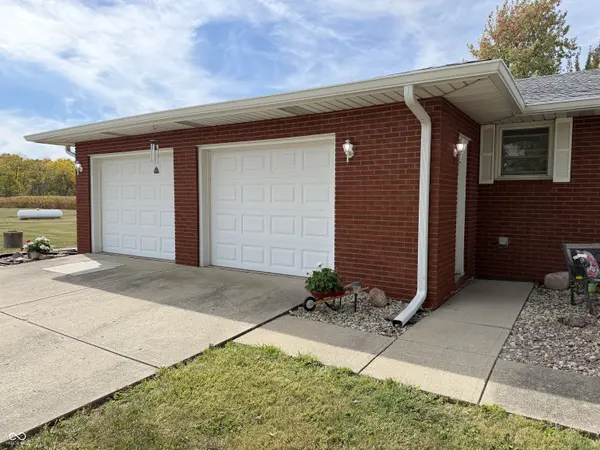 9739 S 400 E, Markleville, IN 46056
