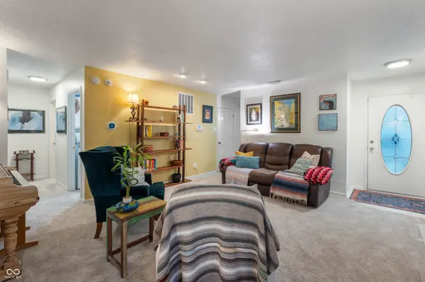 9105 Southernwood WAY, Indianapolis, IN 46231