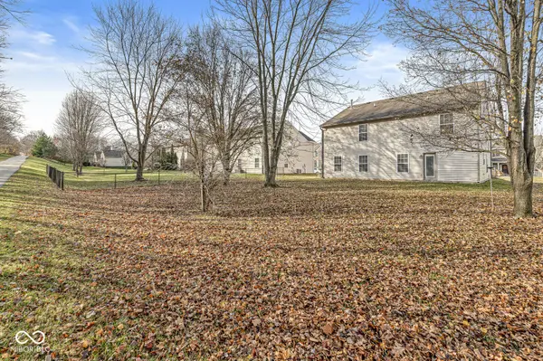 18826 Long Walk LN, Noblesville, IN 46060