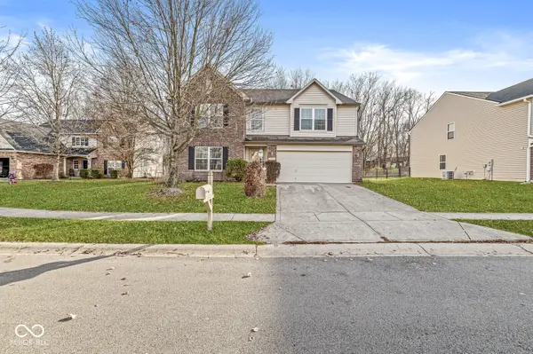 18826 Long Walk LN, Noblesville, IN 46060
