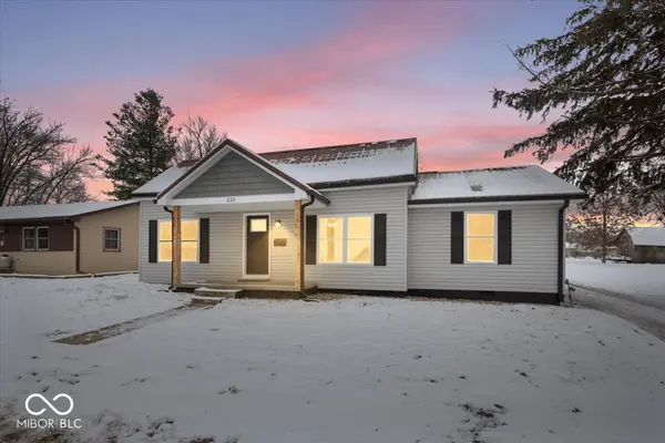 223 Union ST, Hope, IN 47246