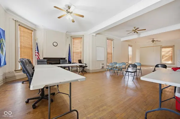 125 W Washington ST, Shelbyville, IN 46176