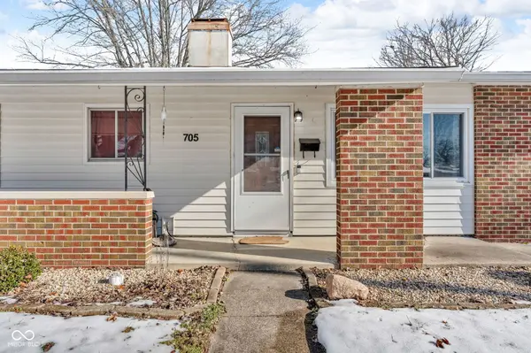 705 Hanover DR, Whiteland, IN 46184