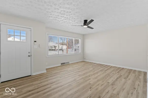 8807 Center ST, Indianapolis, IN 46234