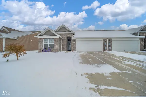 541 Greenwood Trace DR, Whiteland, IN 46184