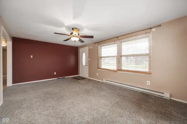 806 E Hall ST, Greentown, IN 46936