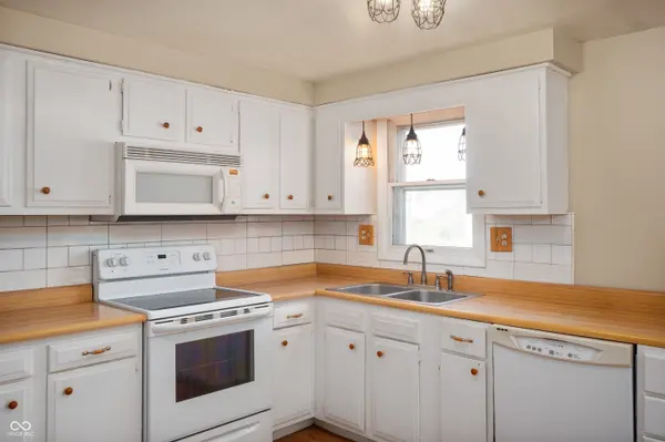 806 E Hall ST, Greentown, IN 46936